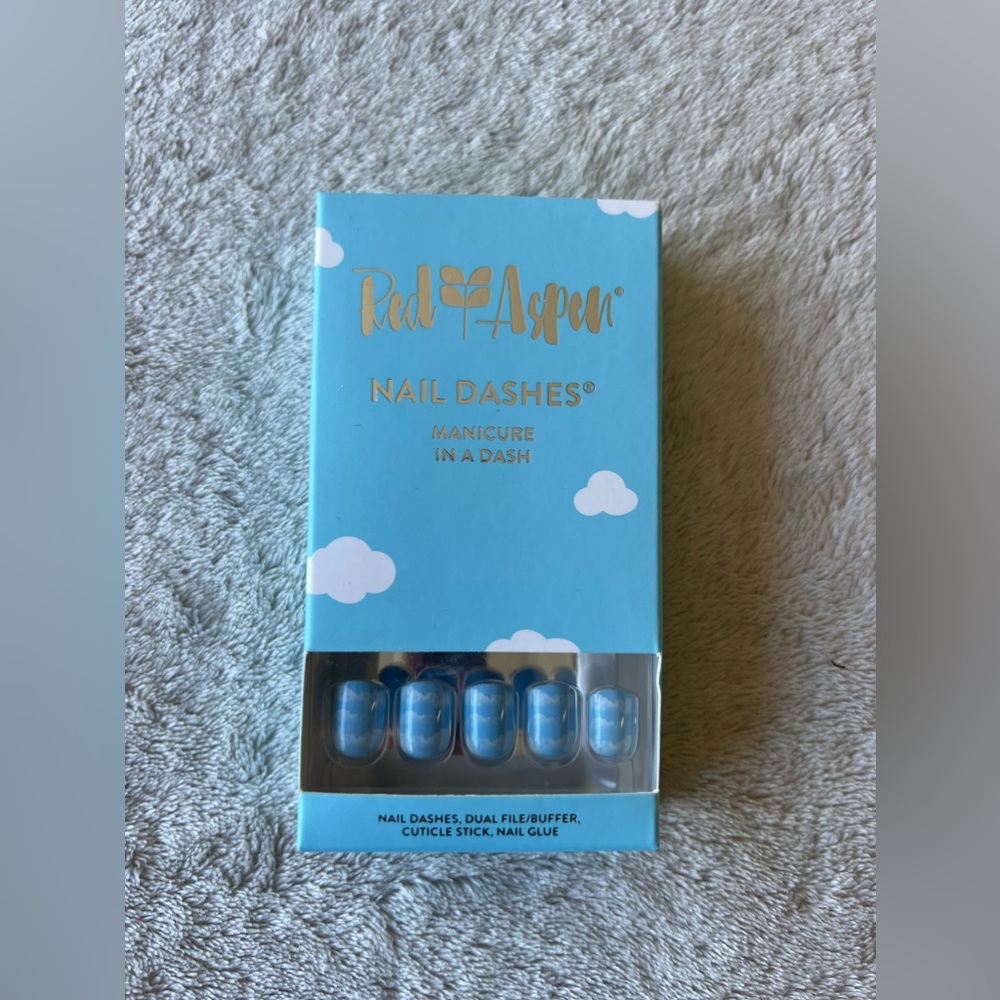 Red Aspen Cloud Press On Nails